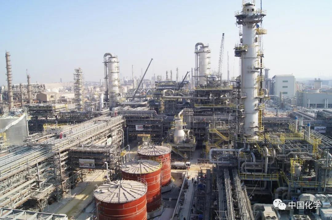 国内外两个战场同步发力!三化建施工生产冲出疫情阴霾 国内外两个战场同步发力!三化建施工生产冲出疫情阴霾