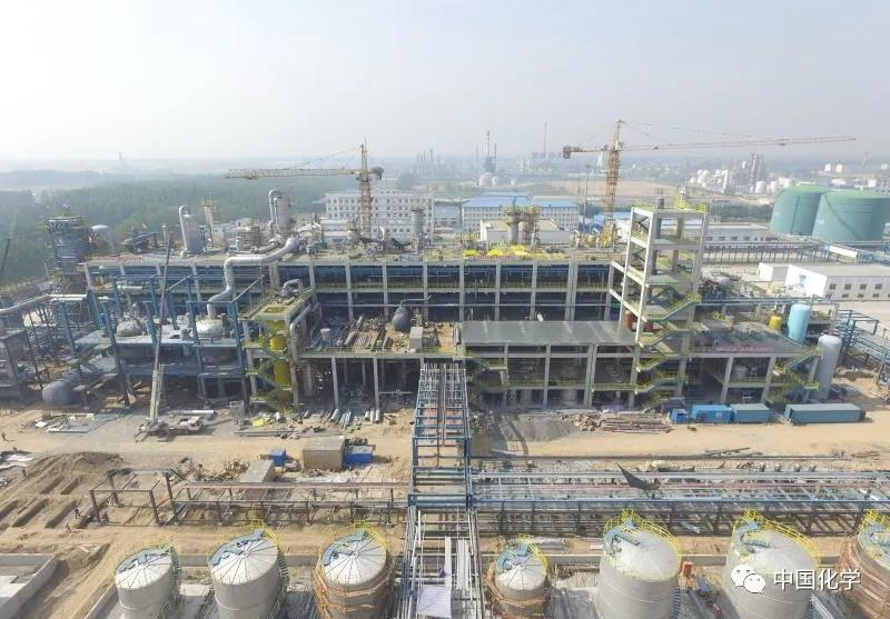 国内外两个战场同步发力!三化建施工生产冲出疫情阴霾 国内外两个战场同步发力!三化建施工生产冲出疫情阴霾