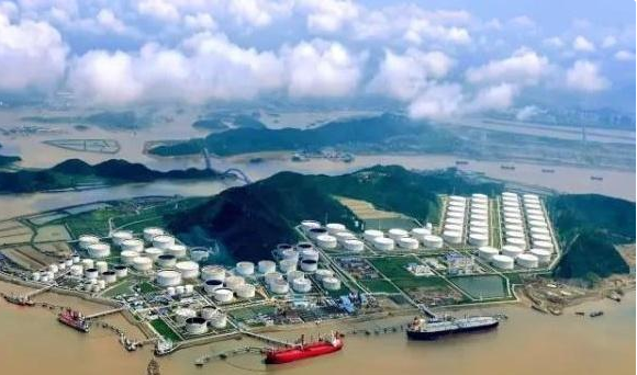 中国84艘巨轮赴海湾抄底原油?消息不实 中国84艘巨轮赴海湾抄底原油?消息不实