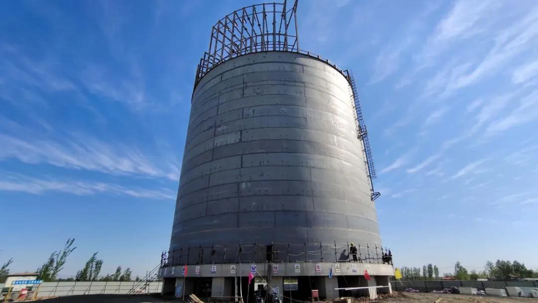 【项目建设】滨州LNG项目LNG储罐提前10天安全落地 【项目建设】滨州LNG项目LNG储罐提前10天安全落地