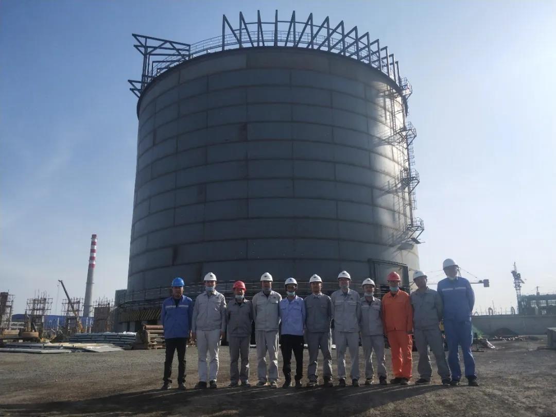 东华科技山西美锦华盛乙二醇项目LNG储罐顺利落罐 东华科技山西美锦华盛乙二醇项目LNG储罐顺利落罐