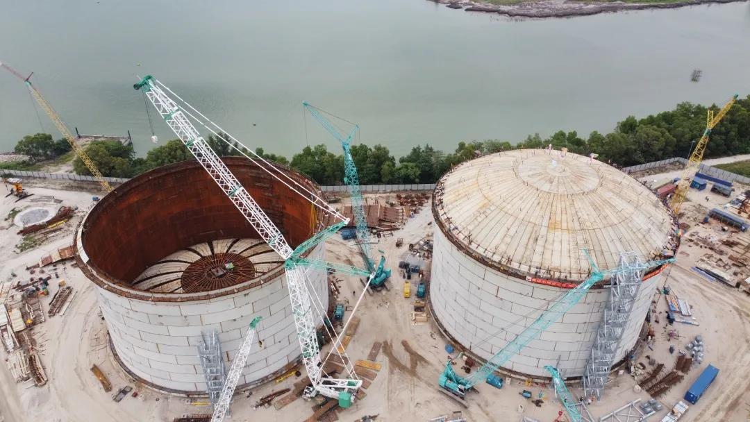 捷报频传!寰球公司首个海外LPG低温储罐气顶升成功 捷报频传!寰球公司首个海外LPG低温储罐气顶升成功