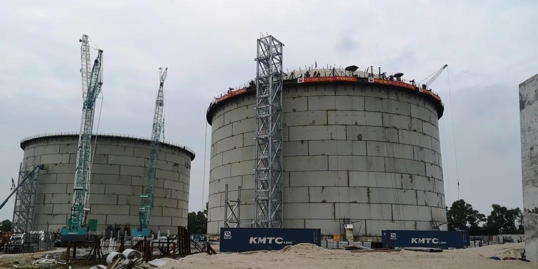 捷报频传!寰球公司首个海外LPG低温储罐气顶升成功 捷报频传!寰球公司首个海外LPG低温储罐气顶升成功