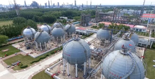 中国石油第三季度扭亏实现盈利400亿元 中国石油第三季度扭亏实现盈利400亿元