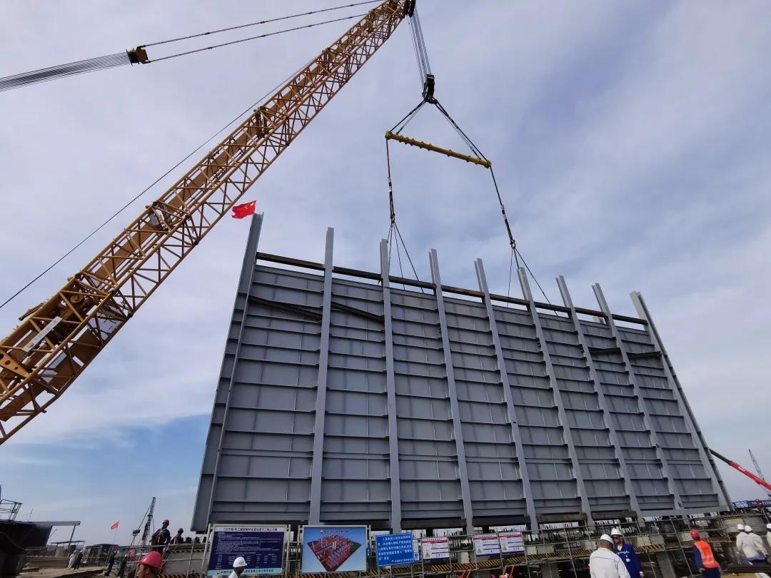 豪横!国内最大乙烯裂解炉辐射室“三天两吊” 劳动竞赛助力广东石化项目建设再提速 豪横!国内最大乙烯裂解炉辐射室“三天两吊” 劳动竞赛助力广东石化项目建设再提速