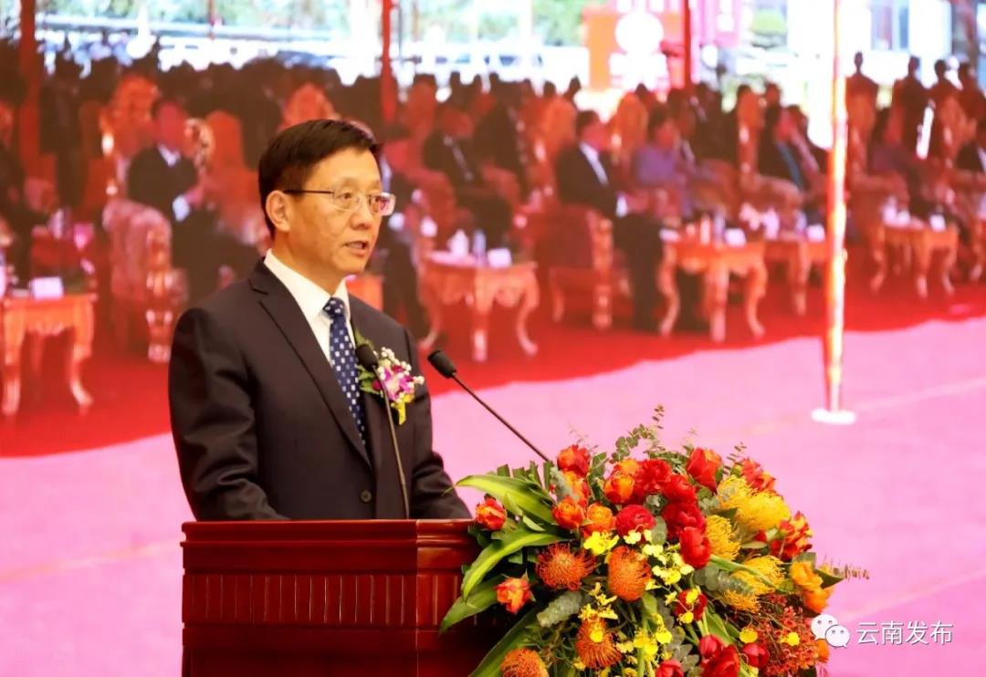 中老企业共同投资建设的老挝首个石油炼化项目一期工程投产 中老企业共同投资建设的老挝首个石油炼化项目一期工程投产