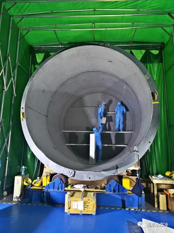 福斯达深冷首套出口韩国不锈钢精馏塔发货 福斯达深冷首套出口韩国不锈钢精馏塔发货