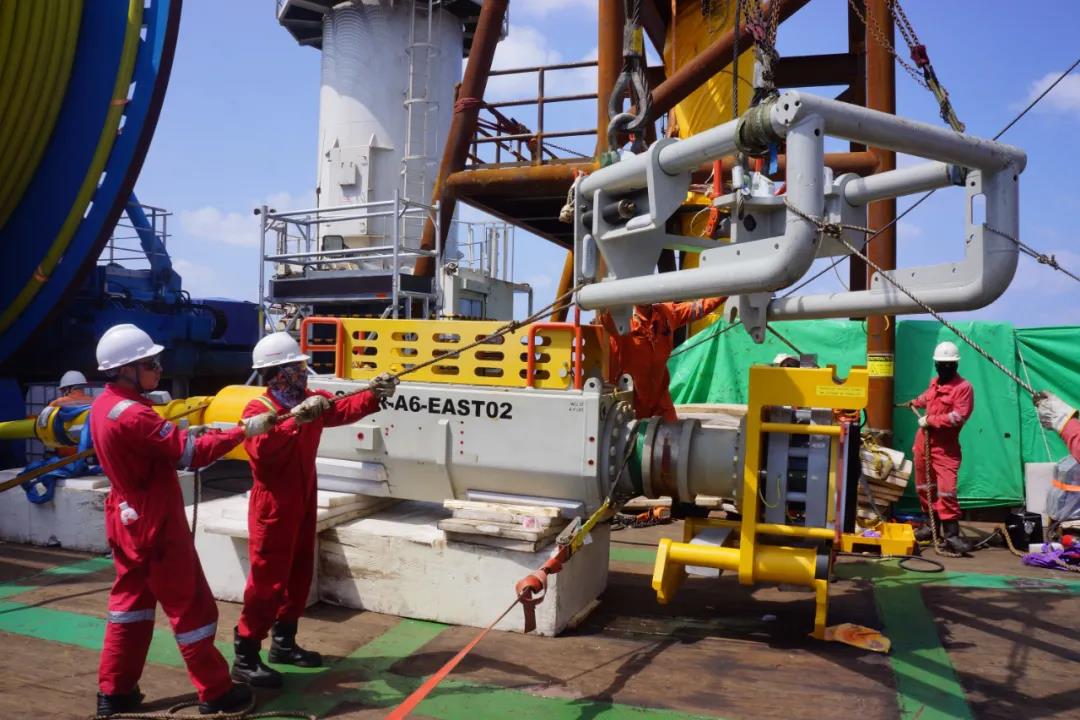 1500米海底,我国首个深水自营大气田两条“营养输送管”就位! 1500米海底,我国首个深水自营大气田两条“营养输送管”就位!