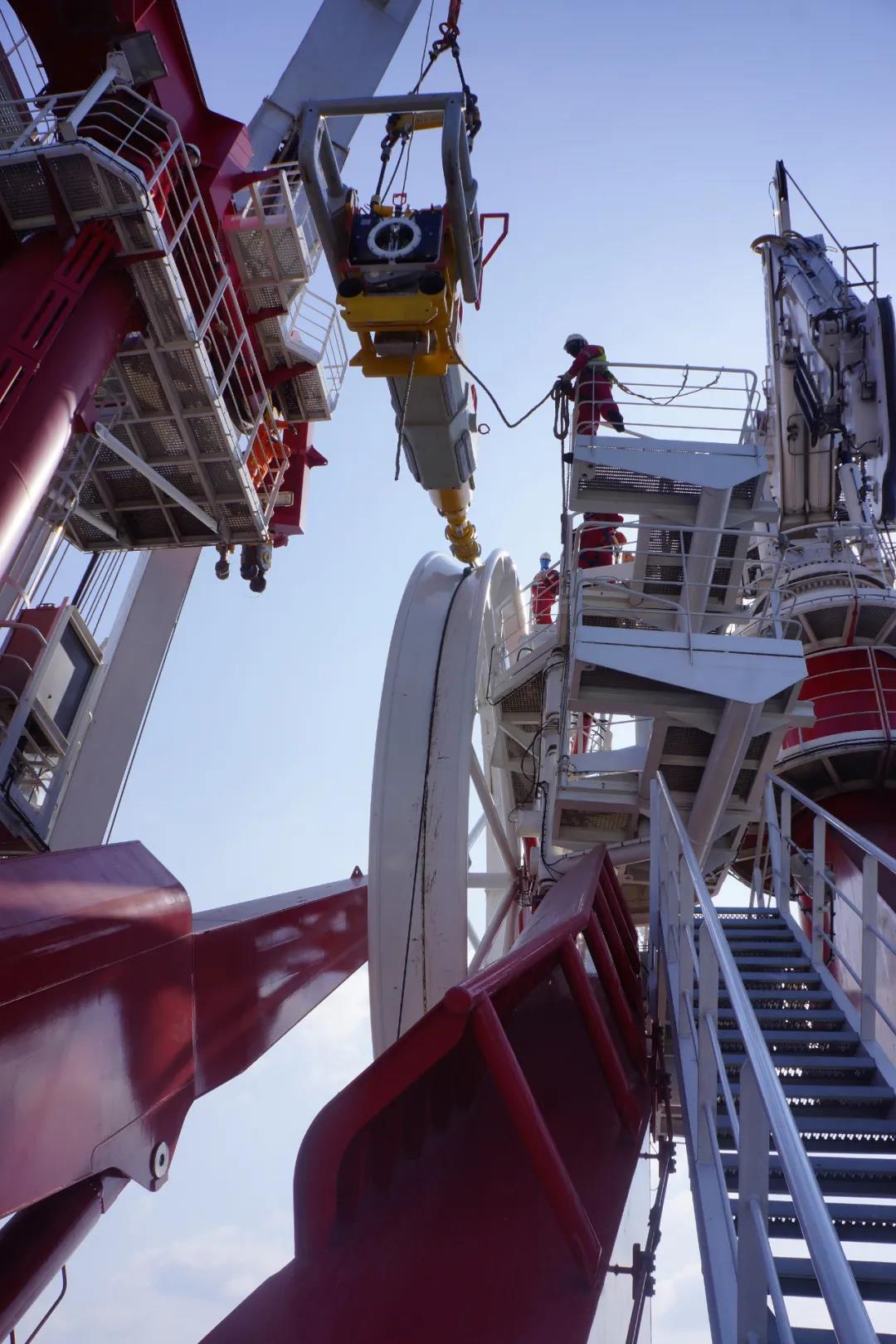 1500米海底,我国首个深水自营大气田两条“营养输送管”就位! 1500米海底,我国首个深水自营大气田两条“营养输送管”就位!