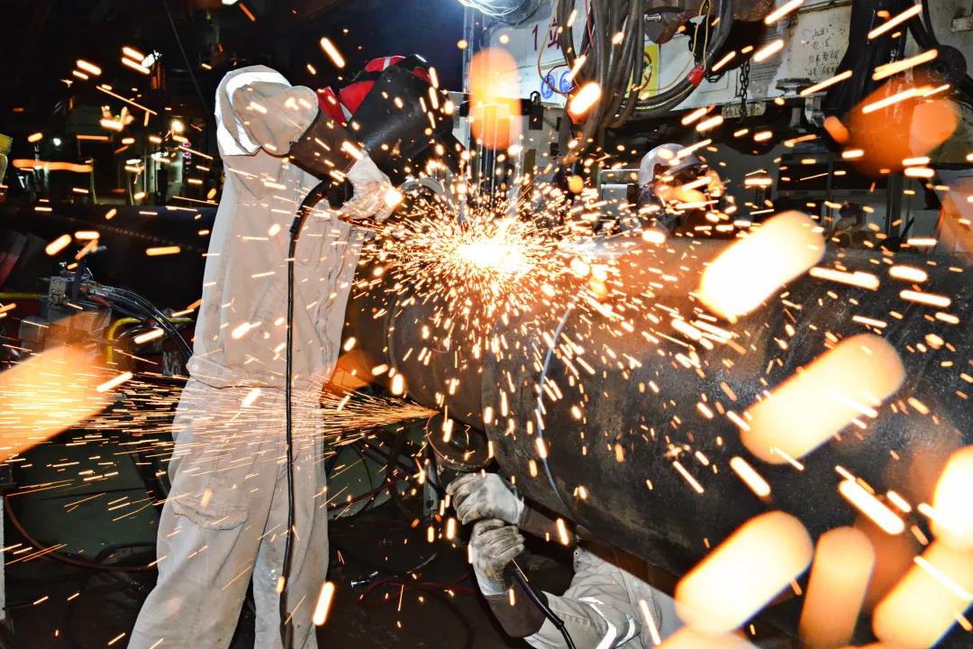 今日凌晨5点,一条31.4公里的海底管道在惠州油田铺设完毕 今日凌晨5点,一条31.4公里的海底管道在惠州油田铺设完毕