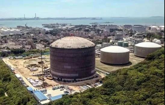 成达公司设计的福建华星石化8万方LPG低温全容罐成功实现气顶升 成达公司设计的福建华星石化8万方LPG低温全容罐成功实现气顶升