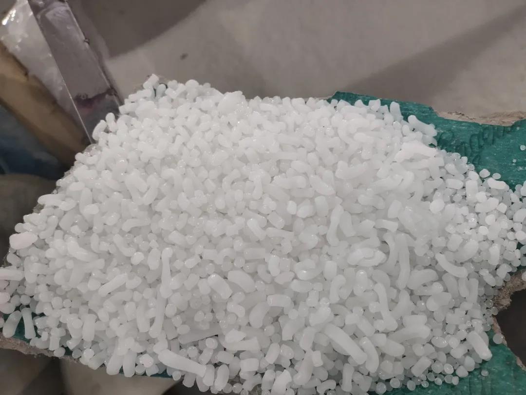 长庆乙烷制乙烯项目挤压造粒机一次投料成功 长庆乙烷制乙烯项目挤压造粒机一次投料成功