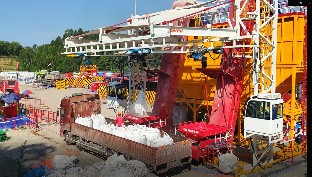 杰瑞全新一代双传输智能储供砂设备在川渝成功应用 杰瑞全新一代双传输智能储供砂设备在川渝成功应用