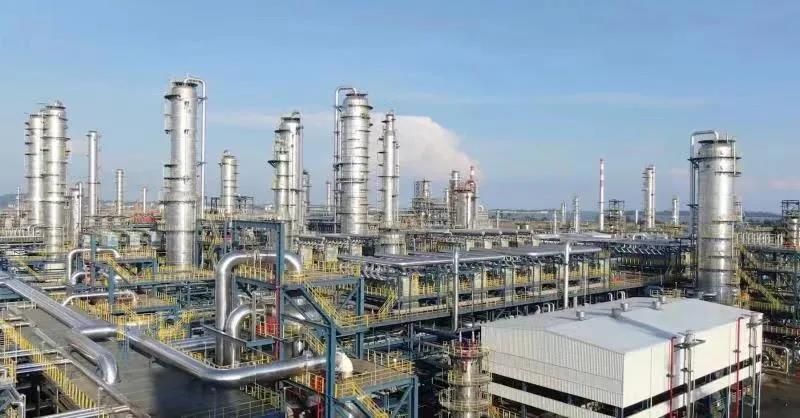 从袜厂到世界500强,恒逸抓住了什么机会?《财富》记者带你一探究竟 从袜厂到世界500强,恒逸抓住了什么机会?《财富》记者带你一探究竟