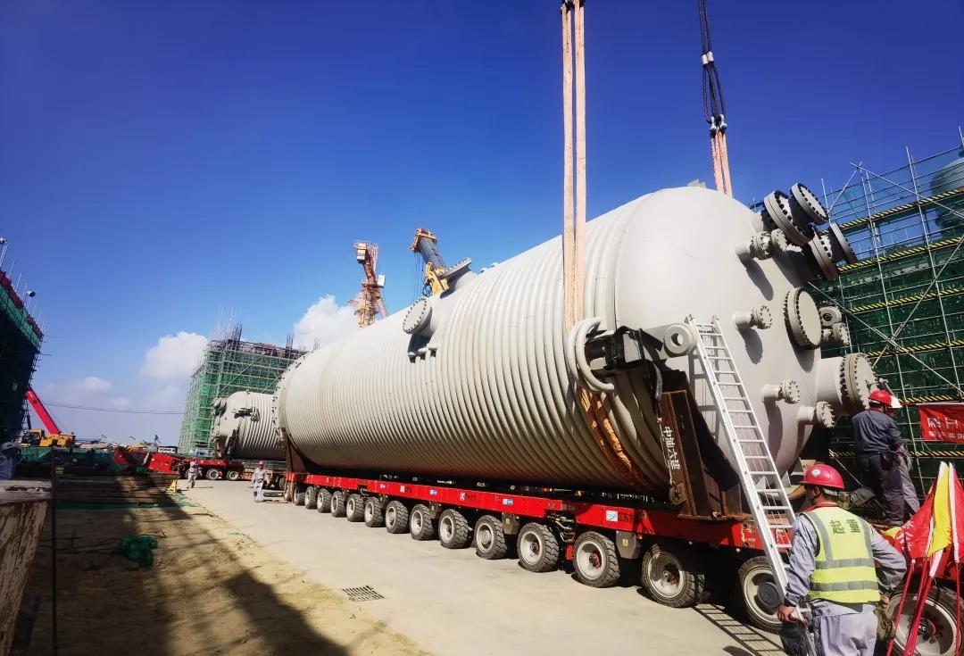 寰球公司广东石化项目:树立国内高密度聚乙烯装置反应器安装新的里程碑 寰球公司广东石化项目:树立国内高密度聚乙烯装置反应器安装新的里程碑