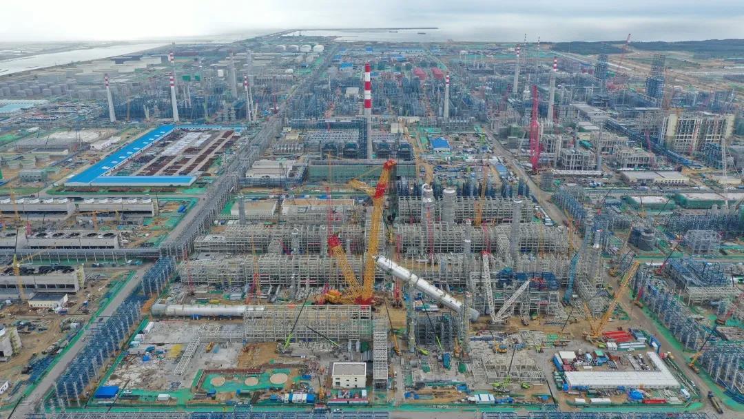 广东石化乙烯装置再添新地标 广东石化乙烯装置再添新地标