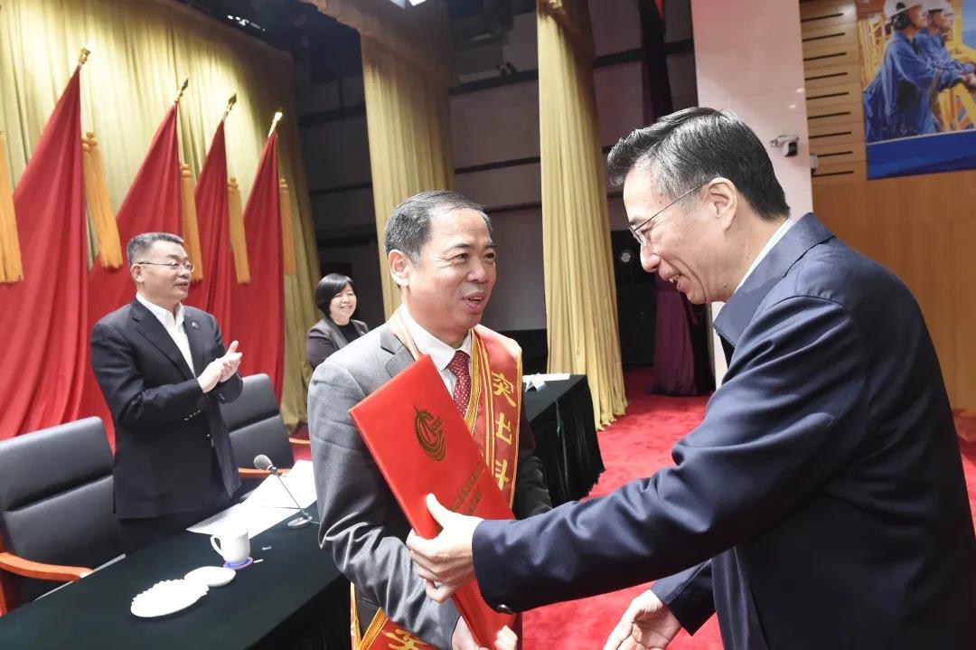 汪东进:将中国海油打造成为核心技术攻关主阵地、高端人才汇集地、科技创新示范区 汪东进:将中国海油打造成为核心技术攻关主阵地、高端人才汇集地、科技创新示范区