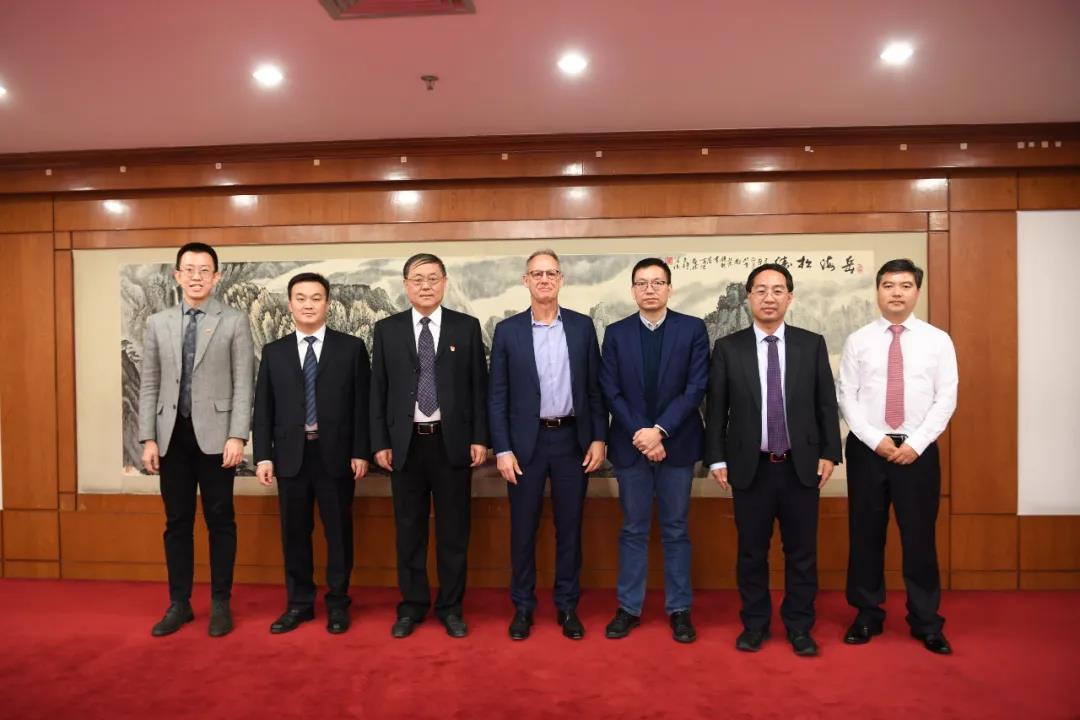 武军会见道达尔能源IPO总经理史蒂芬?文森特 武军会见道达尔能源IPO总经理史蒂芬?文森特