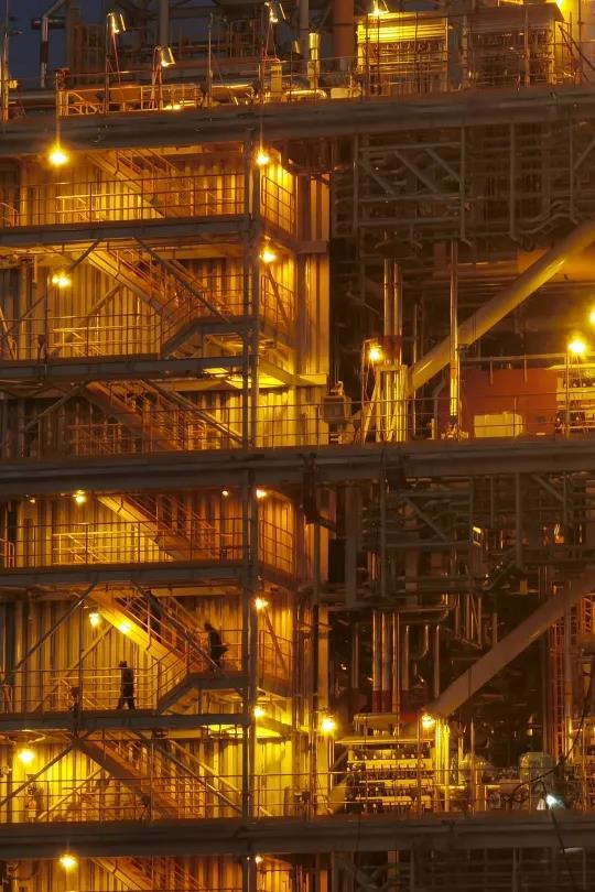 向北极圈出发!中海广瀛成功完成俄罗斯北极2项目Train1模块装船任务! 向北极圈出发!中海广瀛成功完成俄罗斯北极2项目Train1模块装船任务!