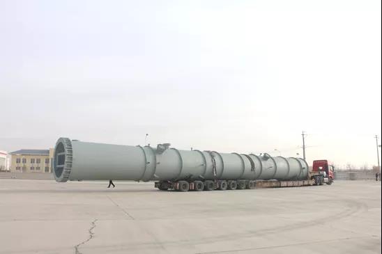 兰石重装承制新特能源多晶硅项目塔器陆续完工 兰石重装承制新特能源多晶硅项目塔器陆续完工