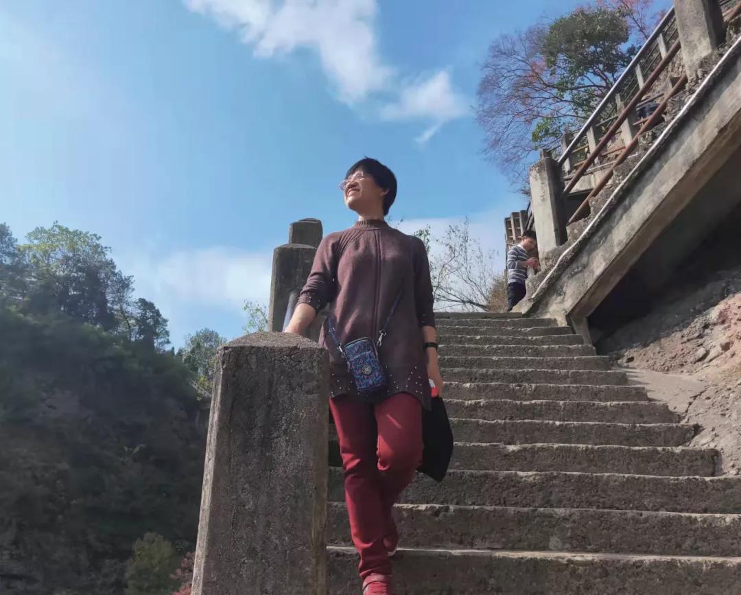 û̸Ŀ飬չҵǰйúͻ޹˾ĿʦŮʿ