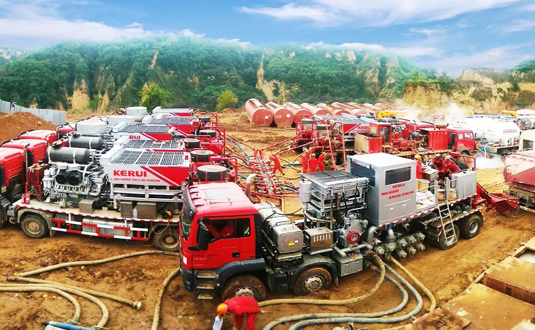 科瑞油气丨全新国六标准2500型超高压压裂设备成功下线并发运 科瑞油气丨全新国六标准2500型超高压压裂设备成功下线并发运