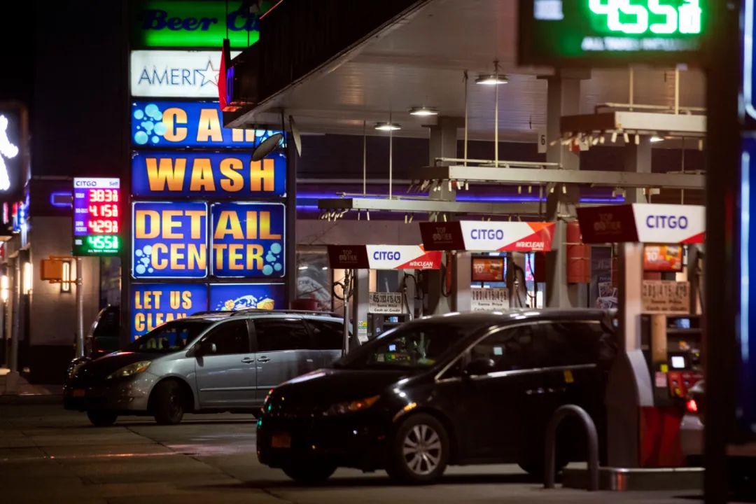 国际油价飙升,最后的救命稻草也许是…… 国际油价飙升,最后的救命稻草也许是……