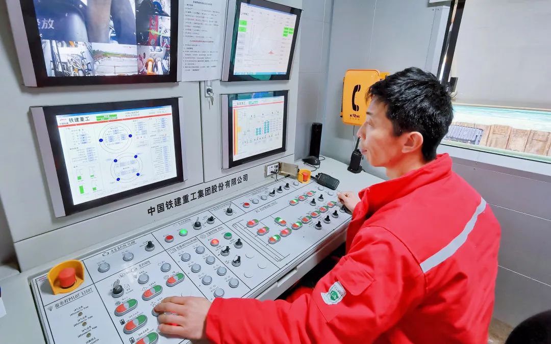 给力!管道局刷新国内四项直铺管施工最高纪录 给力!管道局刷新国内四项直铺管施工最高纪录