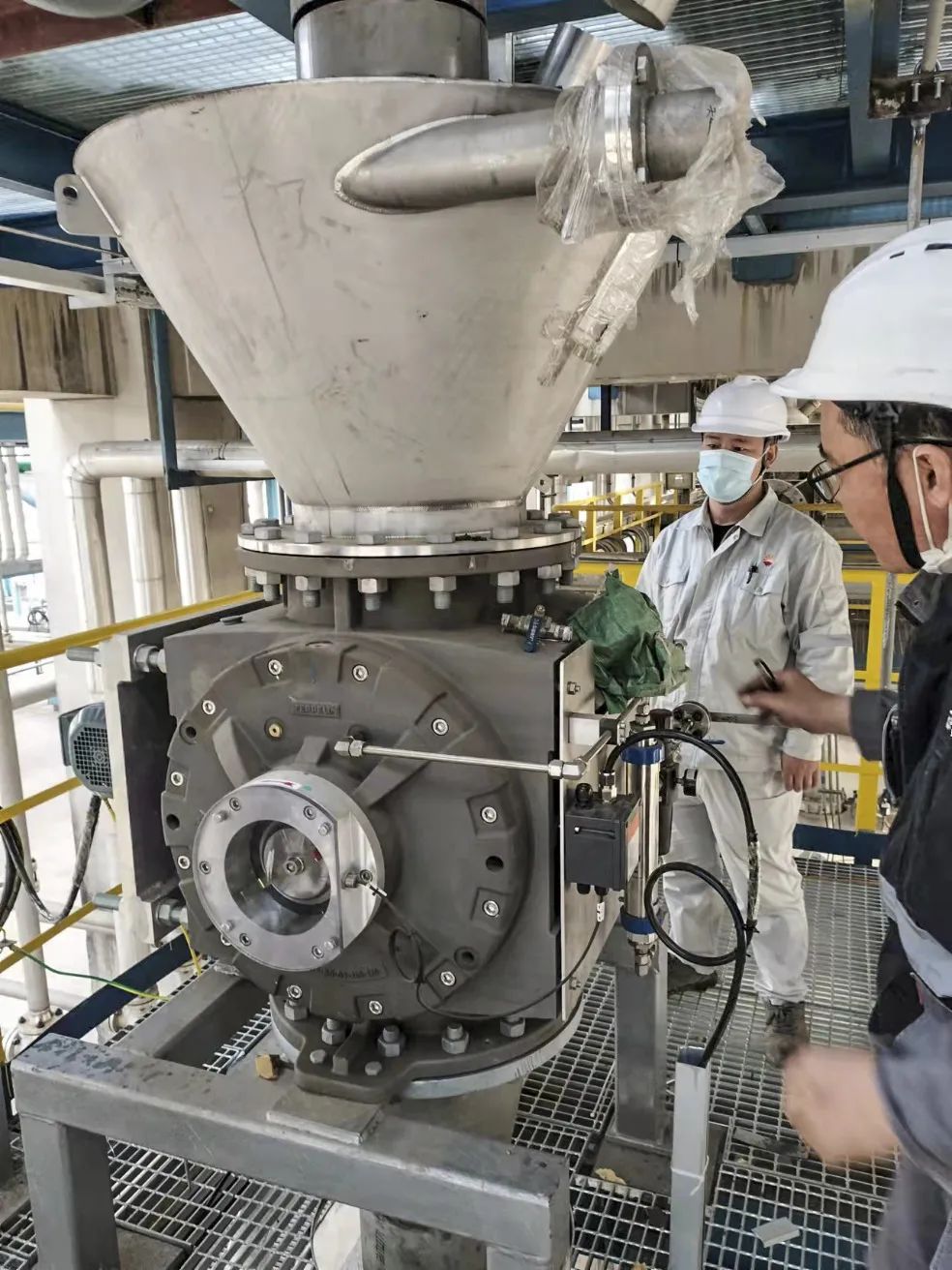 大庆公司联泓新材料EVA装置管式尾技术升级项目建成中交并一次开车成功 大庆公司联泓新材料EVA装置管式尾技术升级项目建成中交并一次开车成功