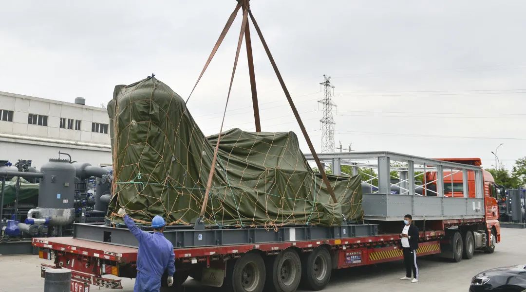 冰轮海外大型化工螺杆压缩机顺利交货 冰轮海外大型化工螺杆压缩机顺利交货