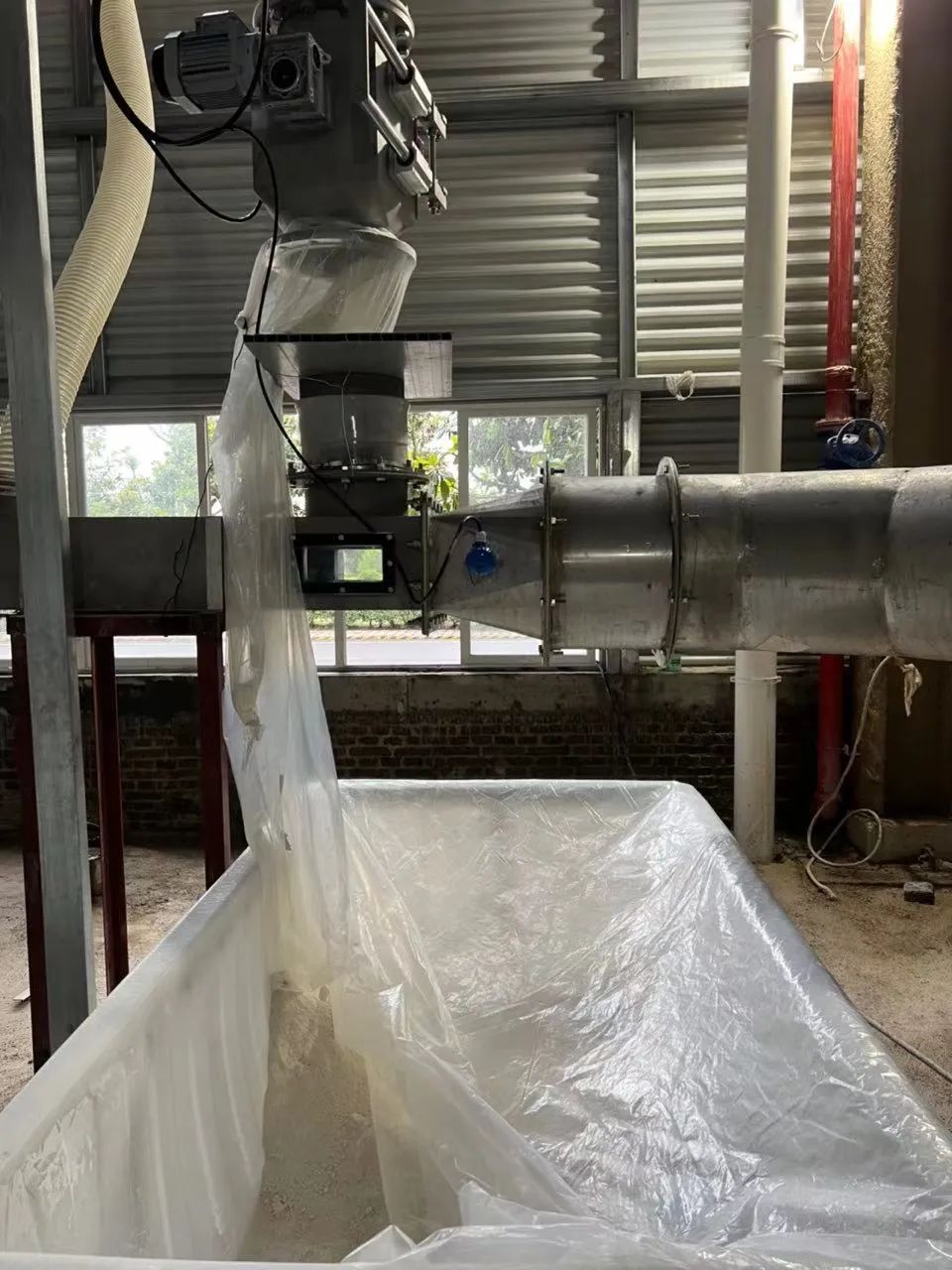 东华科技总承包的贵州磷化4万吨/年磷酸铁项目投料试车一次成功 东华科技总承包的贵州磷化4万吨/年磷酸铁项目投料试车一次成功