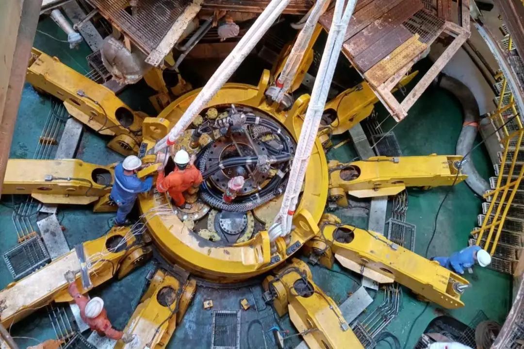 我国首次自主成功解脱海上浮式生产储油装置 我国首次自主成功解脱海上浮式生产储油装置