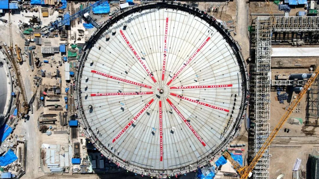 国内最大22万立方米薄膜罐气顶升圆满成功 国内最大22万立方米薄膜罐气顶升圆满成功