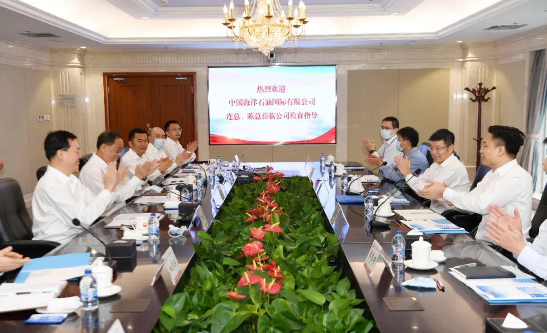 中油工程公司执行董事、党委书记李小宁会见中国海洋石油国际有限公司总工程师连吉弘、乌干达公司总裁陈卓彪一行 中油工程公司执行董事、党委书记李小宁会见中国海洋石油国际有限公司总工程师连吉弘、乌干达公司总裁陈卓彪一行