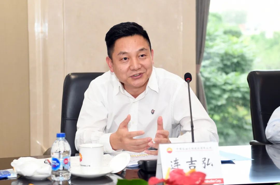 中油工程公司执行董事、党委书记李小宁会见中国海洋石油国际有限公司总工程师连吉弘、乌干达公司总裁陈卓彪一行 中油工程公司执行董事、党委书记李小宁会见中国海洋石油国际有限公司总工程师连吉弘、乌干达公司总裁陈卓彪一行