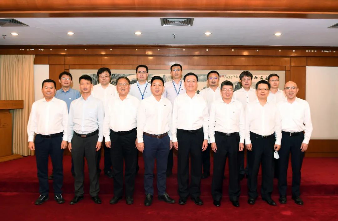 中油工程公司执行董事、党委书记李小宁会见中国海洋石油国际有限公司总工程师连吉弘、乌干达公司总裁陈卓彪一行 中油工程公司执行董事、党委书记李小宁会见中国海洋石油国际有限公司总工程师连吉弘、乌干达公司总裁陈卓彪一行