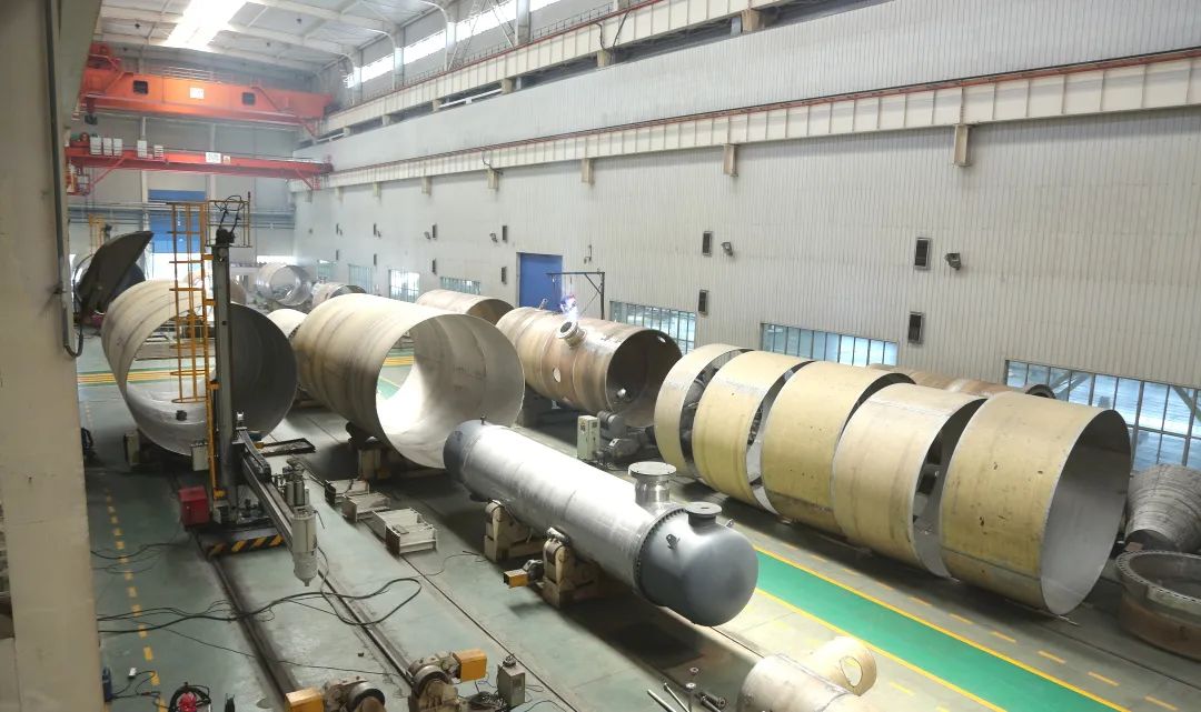 兰石重装:从8810到8120 国产替代再发力 兰石重装:从8810到8120 国产替代再发力