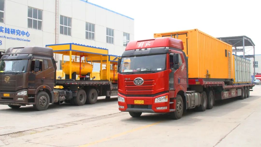 科瑞油气超高压双介质压缩机组再上征程,助力西北油田勇探“地下珠峰”! 科瑞油气超高压双介质压缩机组再上征程,助力西北油田勇探“地下珠峰”!