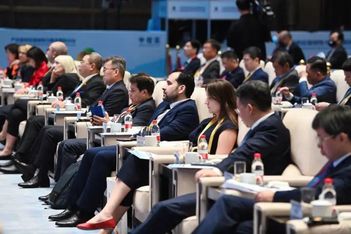 习近平致信祝贺产业链供应链韧性与稳定国际论坛开幕 习近平致信祝贺产业链供应链韧性与稳定国际论坛开幕