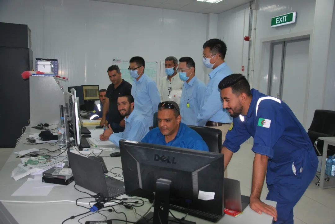 阿尔及利亚HBR项目首油设施正式移交业主 阿尔及利亚HBR项目首油设施正式移交业主