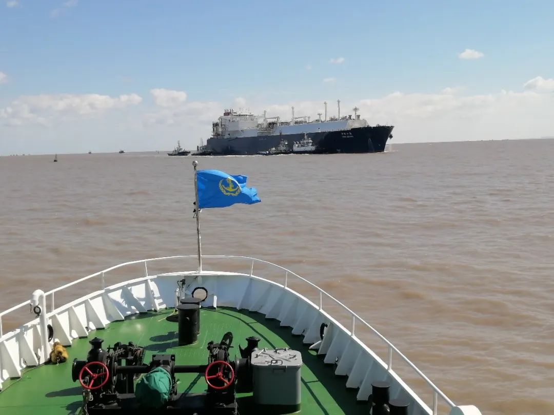 保暖保供添底气 南通吕四港迎来深秋首艘超大型LNG运输船 保暖保供添底气 南通吕四港迎来深秋首艘超大型LNG运输船