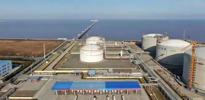 保暖保供添底气 南通吕四港迎来深秋首艘超大型LNG运输船 保暖保供添底气 南通吕四港迎来深秋首艘超大型LNG运输船