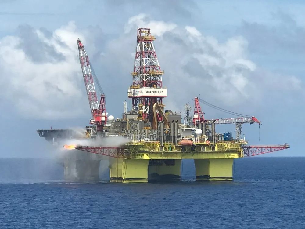 重大突破!— 中国海油勘探发现我国首个深水深层大气田 重大突破!— 中国海油勘探发现我国首个深水深层大气田