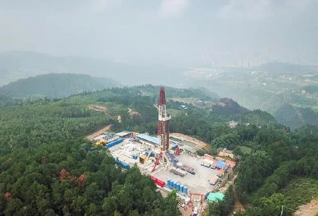 创建“三足鼎立、双模驱动”的中国式新型能源体系 创建“三足鼎立、双模驱动”的中国式新型能源体系