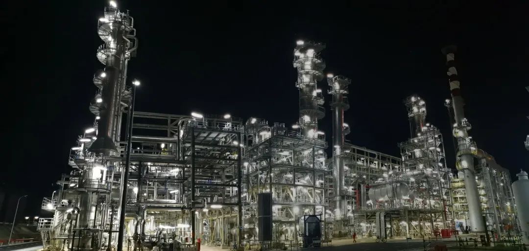 青松敢向寒冬立 笑颜终迎捷报开——寰球工程马来西亚恒源炼厂项目建设纪实 青松敢向寒冬立 笑颜终迎捷报开——寰球工程马来西亚恒源炼厂项目建设纪实