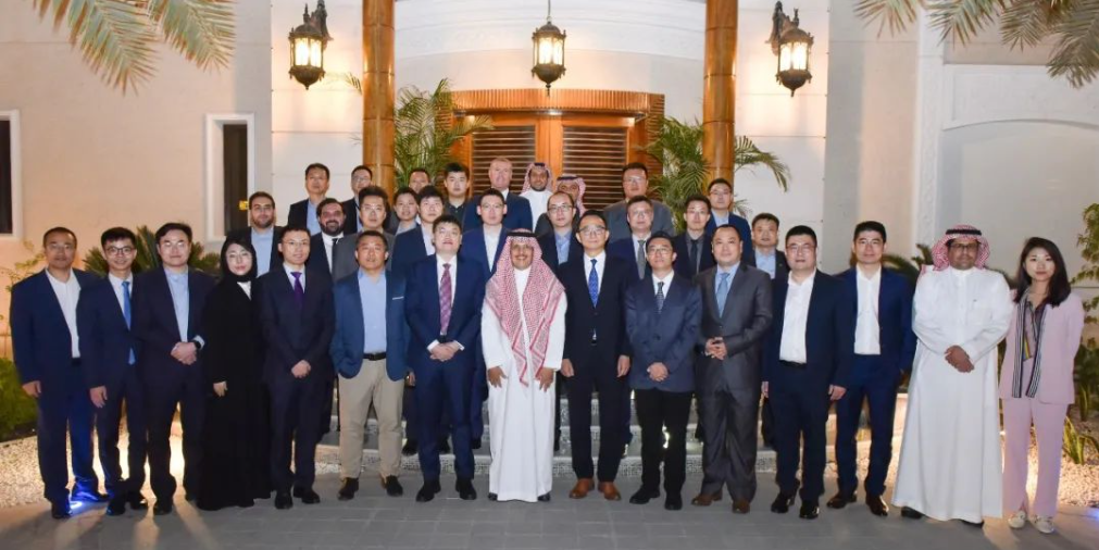 һĶ | аڼ䣬ЩʹҵǩԼ