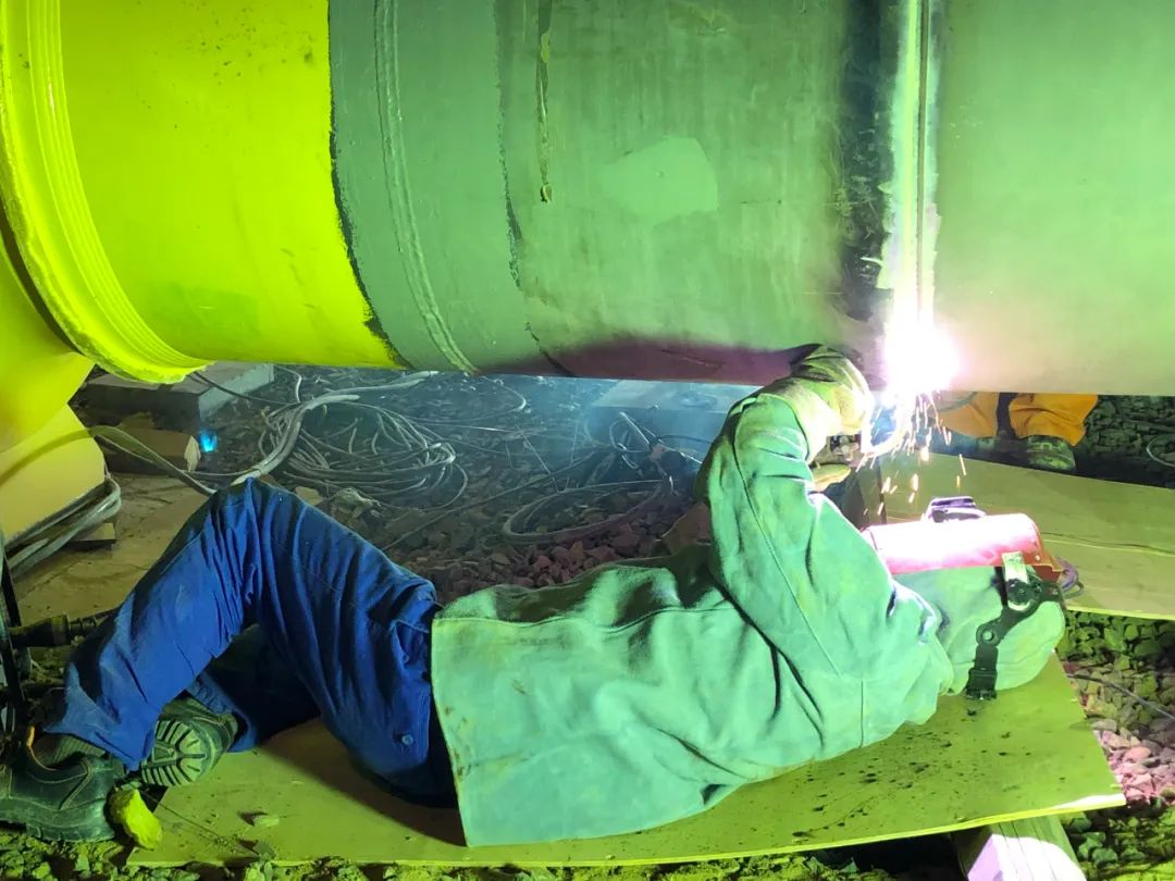 巴佐伊站扩容改造首台压缩机组提前成功点火! 巴佐伊站扩容改造首台压缩机组提前成功点火!