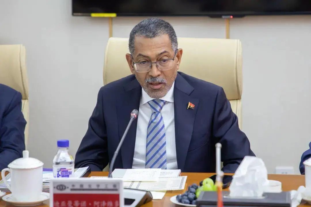 Sonangol与中国化学工程公司签署建设洛比托炼油厂备忘录 Sonangol与中国化学工程公司签署建设洛比托炼油厂备忘录