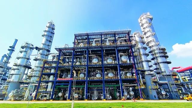 世界规模最大的稀乙烯干气制乙苯装置一次开车成功 世界规模最大的稀乙烯干气制乙苯装置一次开车成功