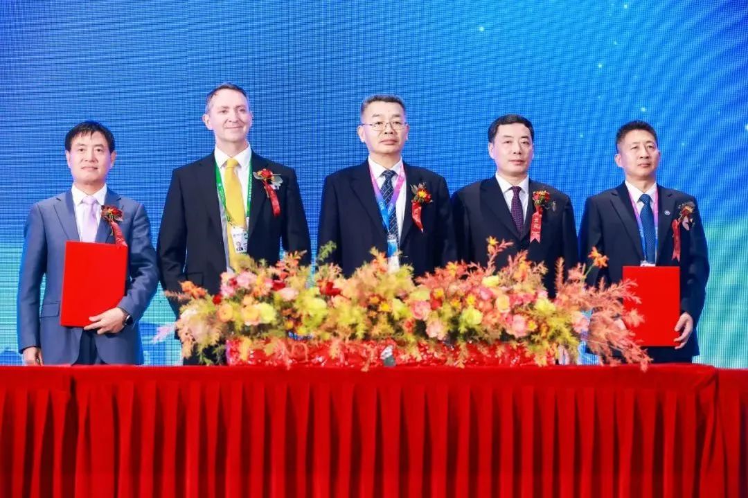 进博时刻丨中国海洋石油集团与必维集团于进博会签订战略合作 进博时刻丨中国海洋石油集团与必维集团于进博会签订战略合作